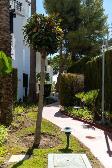 Luxury Apartamento En Rio Real Marbella Eksteriør billede