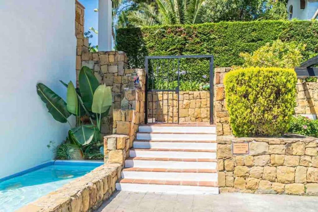 Luxury Apartamento En Rio Real Marbella Eksteriør billede